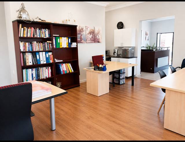 79M² OFFICE TO LET IN ELDORAIGNE